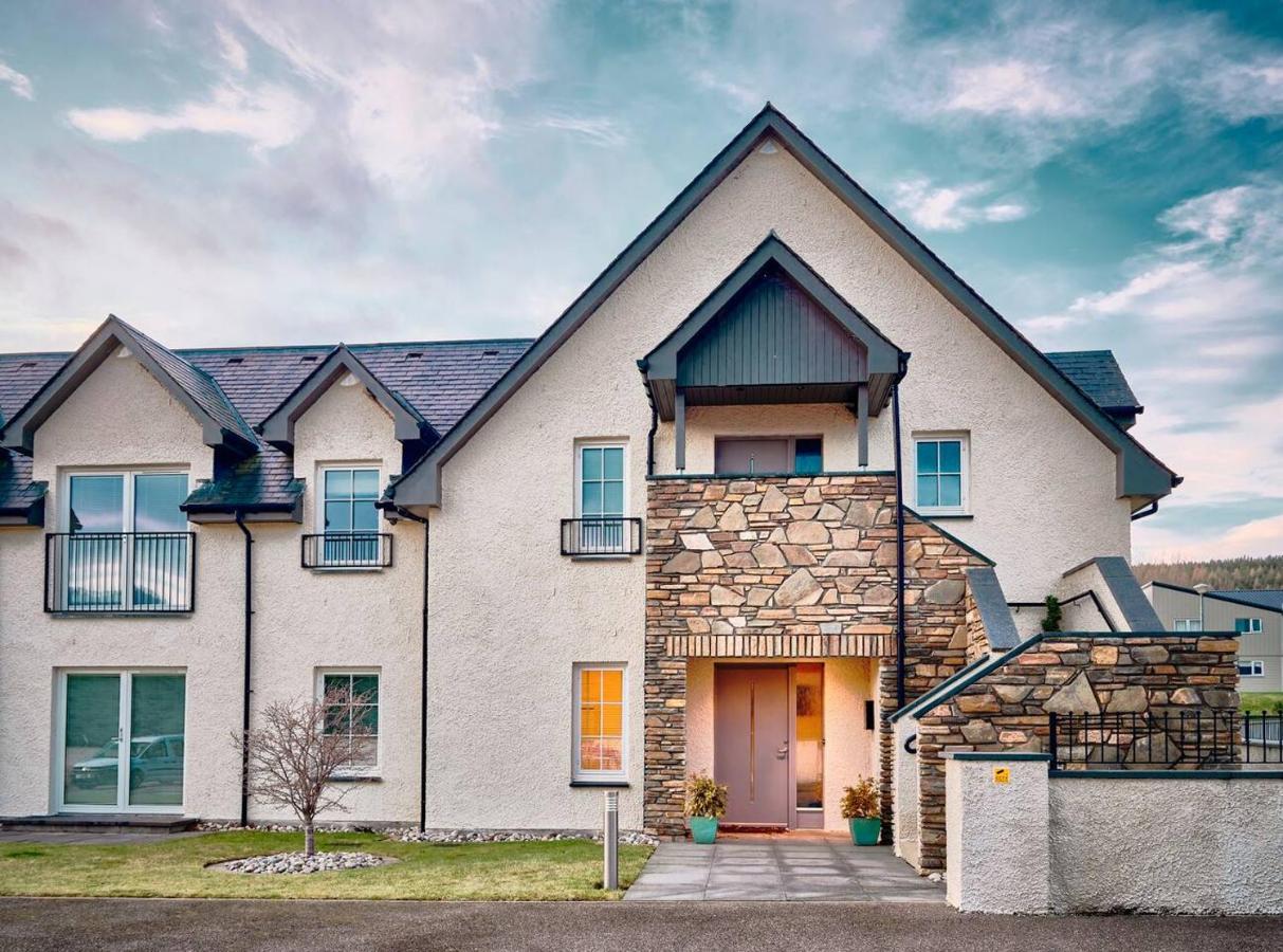 The Steadings, Aviemore Luxury 5 Star Rated 3 Bed With Home Cinema Garden And Parking מראה חיצוני תמונה
